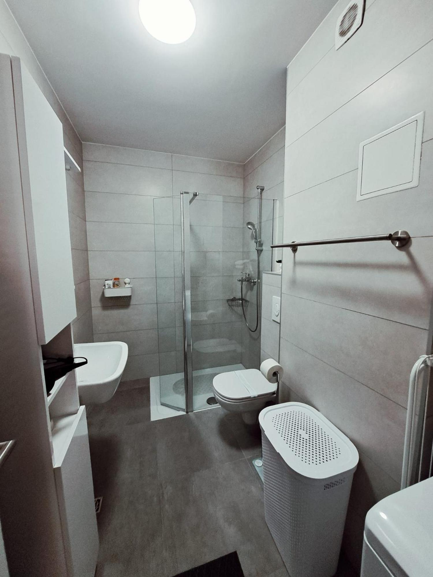 West Zen Apartment